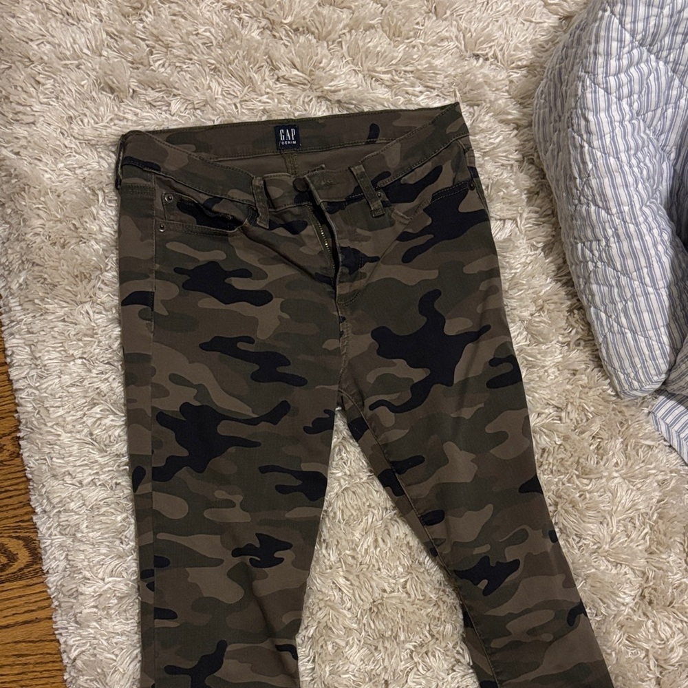 GAP Women's Skinny Camouflage Jeans